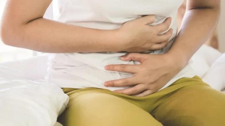 Una doctora señala los cinco alimentos que pueden aumentar tu hinchazón: «Suelen estar asociados a molestias gastrointestinales»