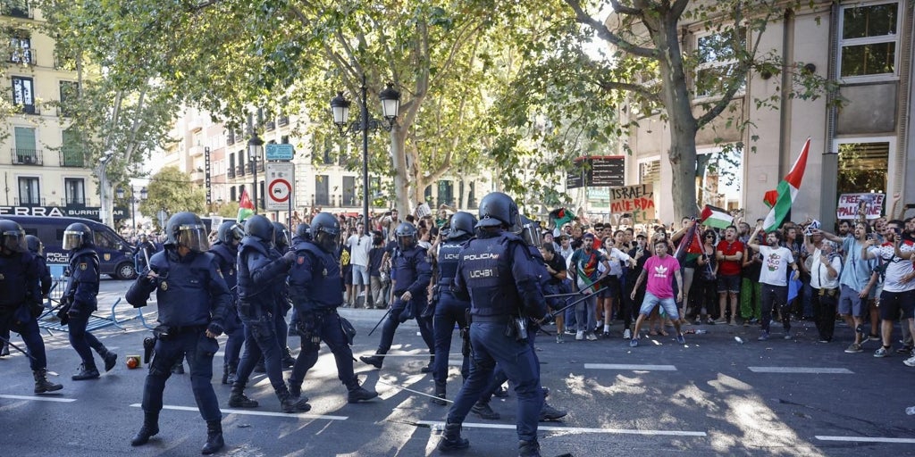 Indignación en la Policía tras los incidentes en La Vuelta: «Se diseñó un dispositivo para que fracasara»