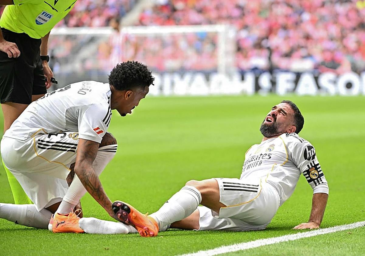 El Madrid se queda sin laterales derechos tras la lesión de Carvajal, que  ve peligrar el Clásico ante el Barcelona