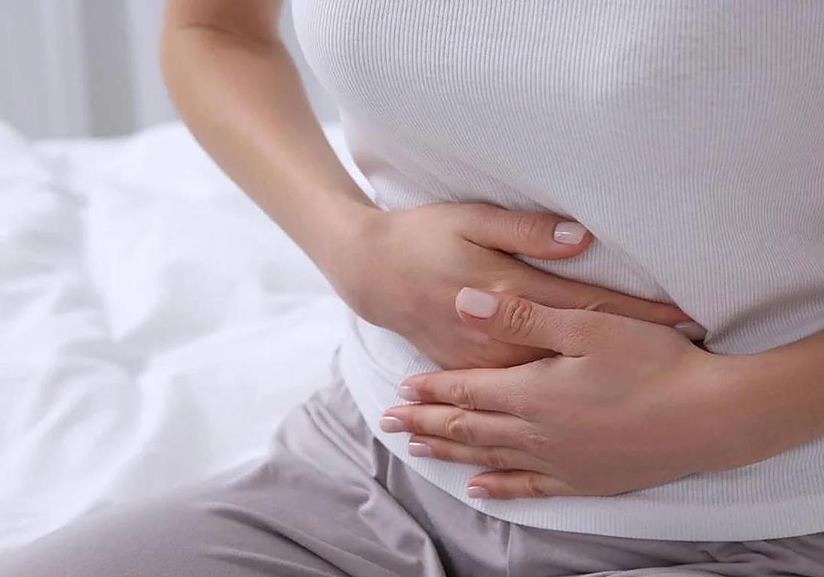 María Muñoz, médico del aparato digestivo, explica cuatro rutinas que pueden ayudar a mejorar tu intestino: «Deja tres o cuatro horas sin comer antes de irte a dormir»