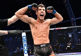 Este es el ganador del combate entre Joel Álvarez y Vicente Luque, según la inteligencia artificial