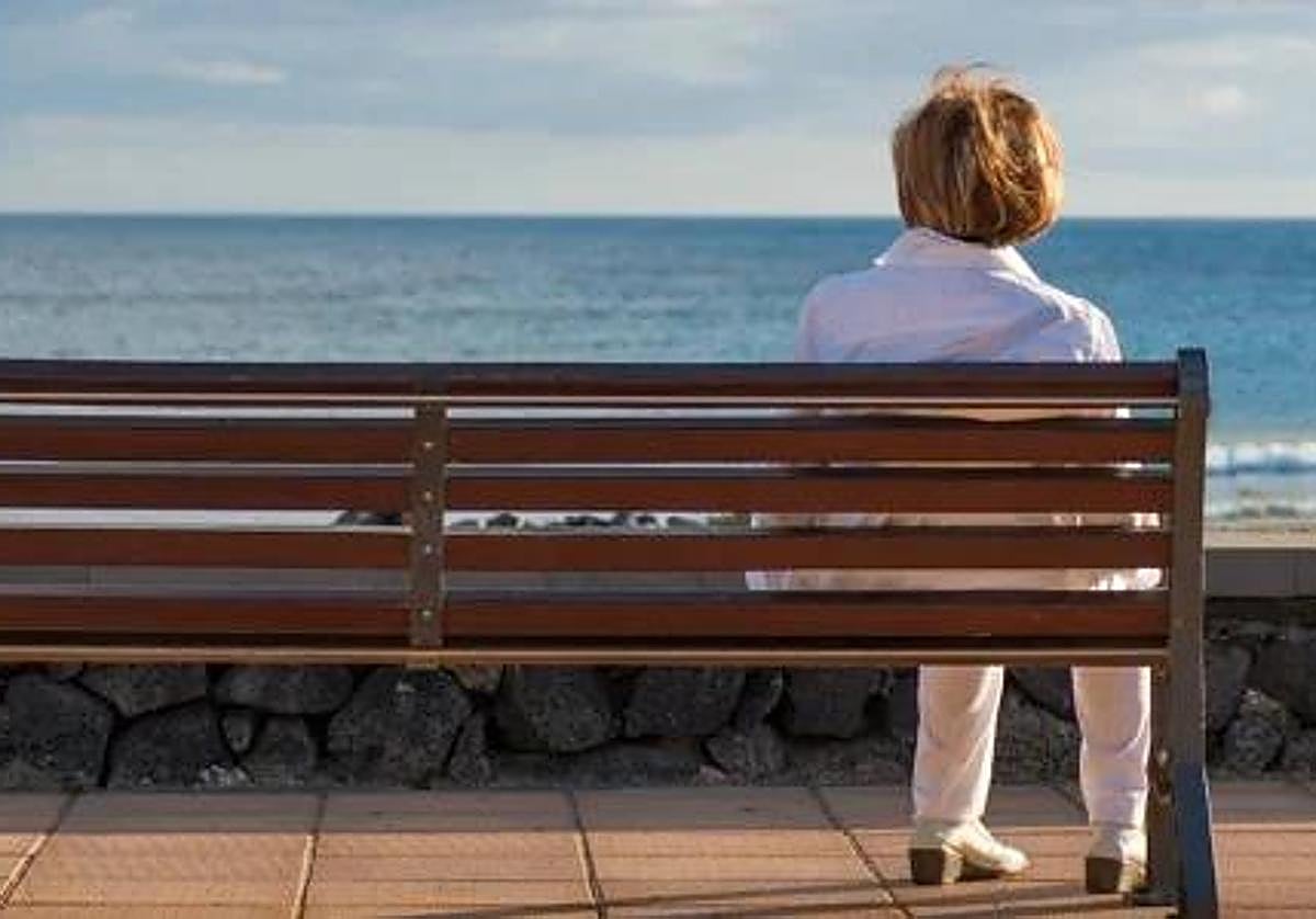 Sebastián de la Rosa, médico especialista en longevidad: «La soledad puede acelerar el deterioro tanto como una mala alimentación o la falta de ejercicio»