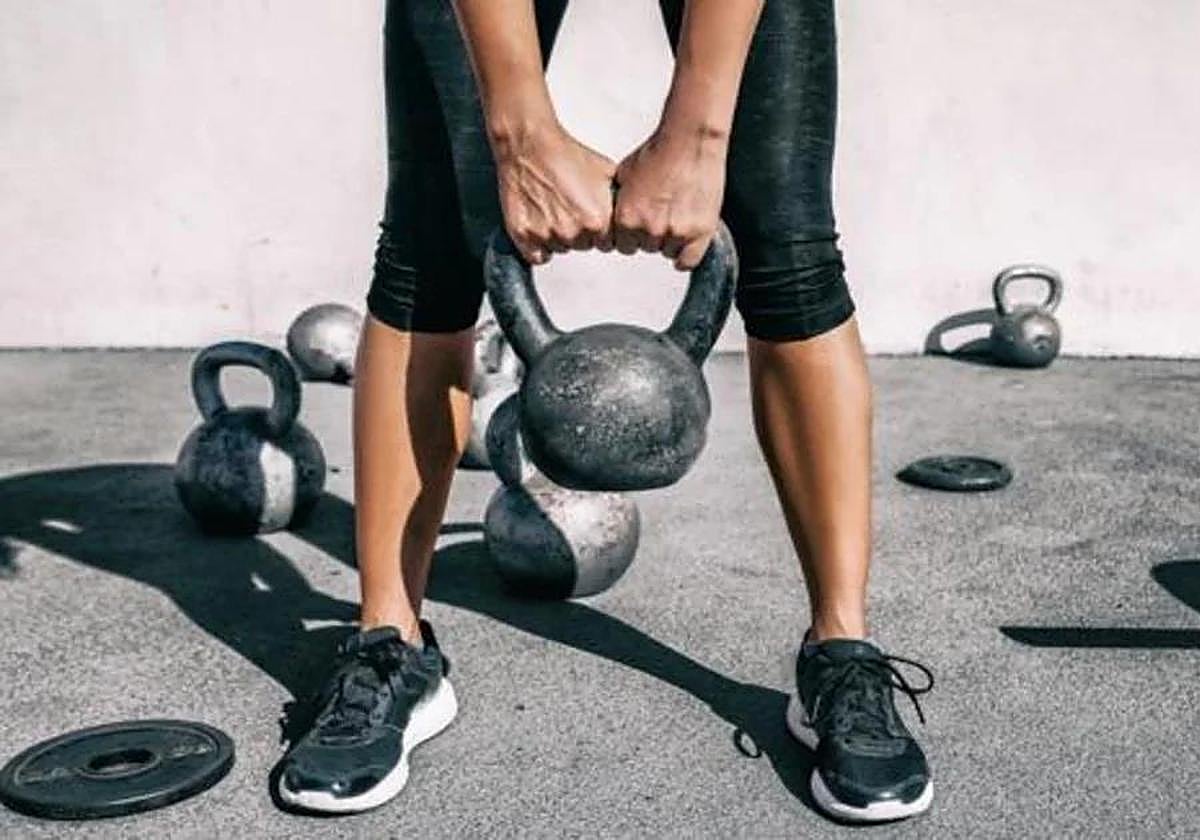 Sebastián de la Rosa, médico especialista en longevidad: «Muchos creen que el músculo se construye mientras levantamos pesas»