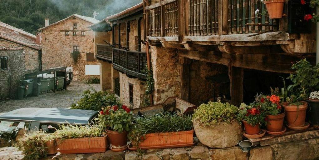 Este es el pueblo más bonito de Cantabria en 2025: dónde está y cómo llegar