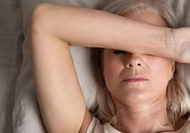 Sara Marín, médica: «Si te despiertas con la boca seca, con cansancio, dolor de cabeza o el corazón acelerado, puede que sufras apnea del sueño»