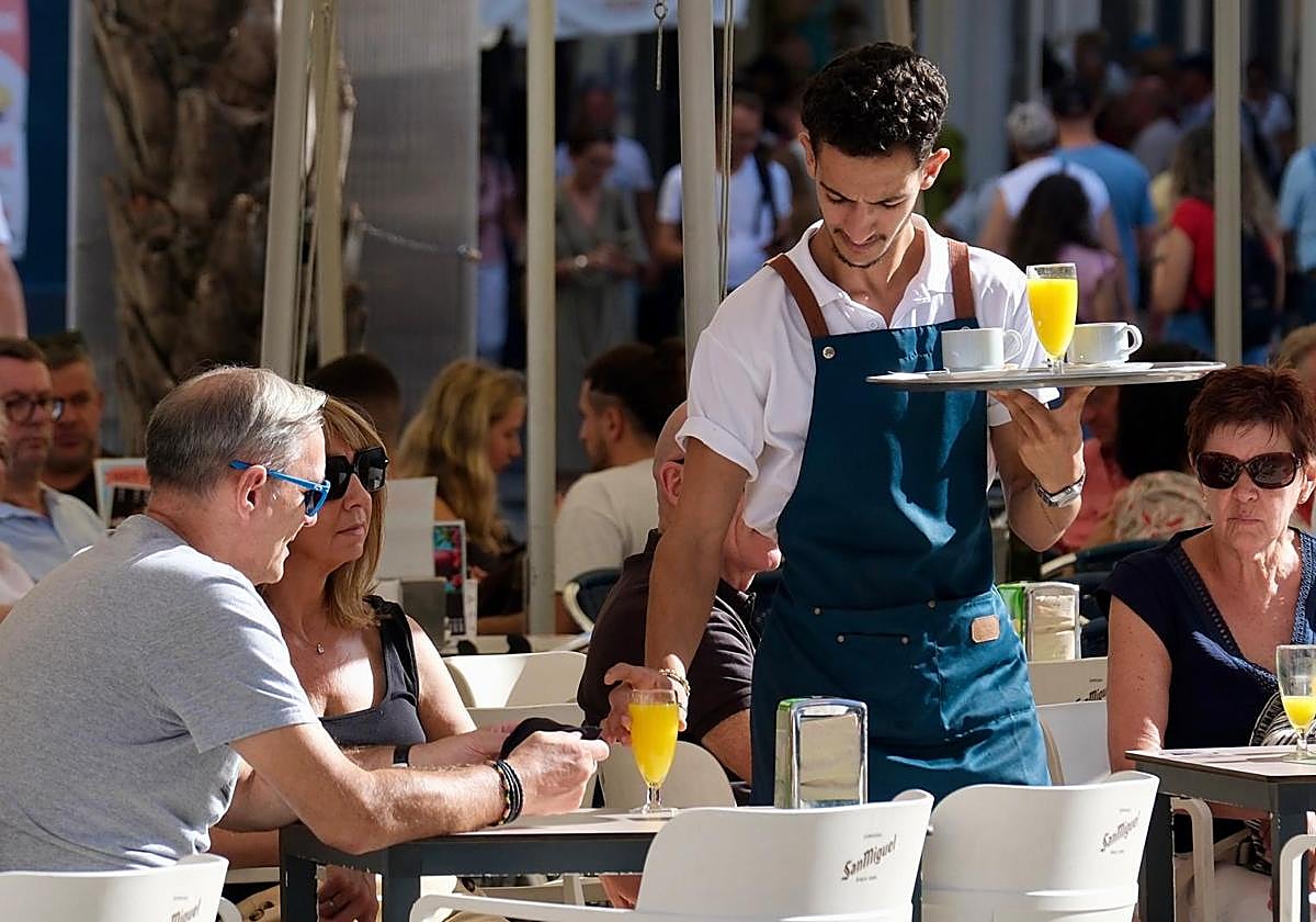 Dónde es festivo hoy, lunes 8 de diciembre, en España: comunidades autónomas que no trabajan y disfrutan del puente por el día de la Inmaculada Concepción