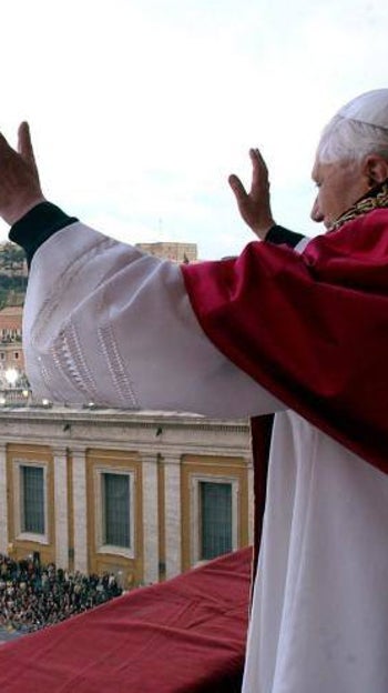 Benedicto XVI, nadar contra corriente