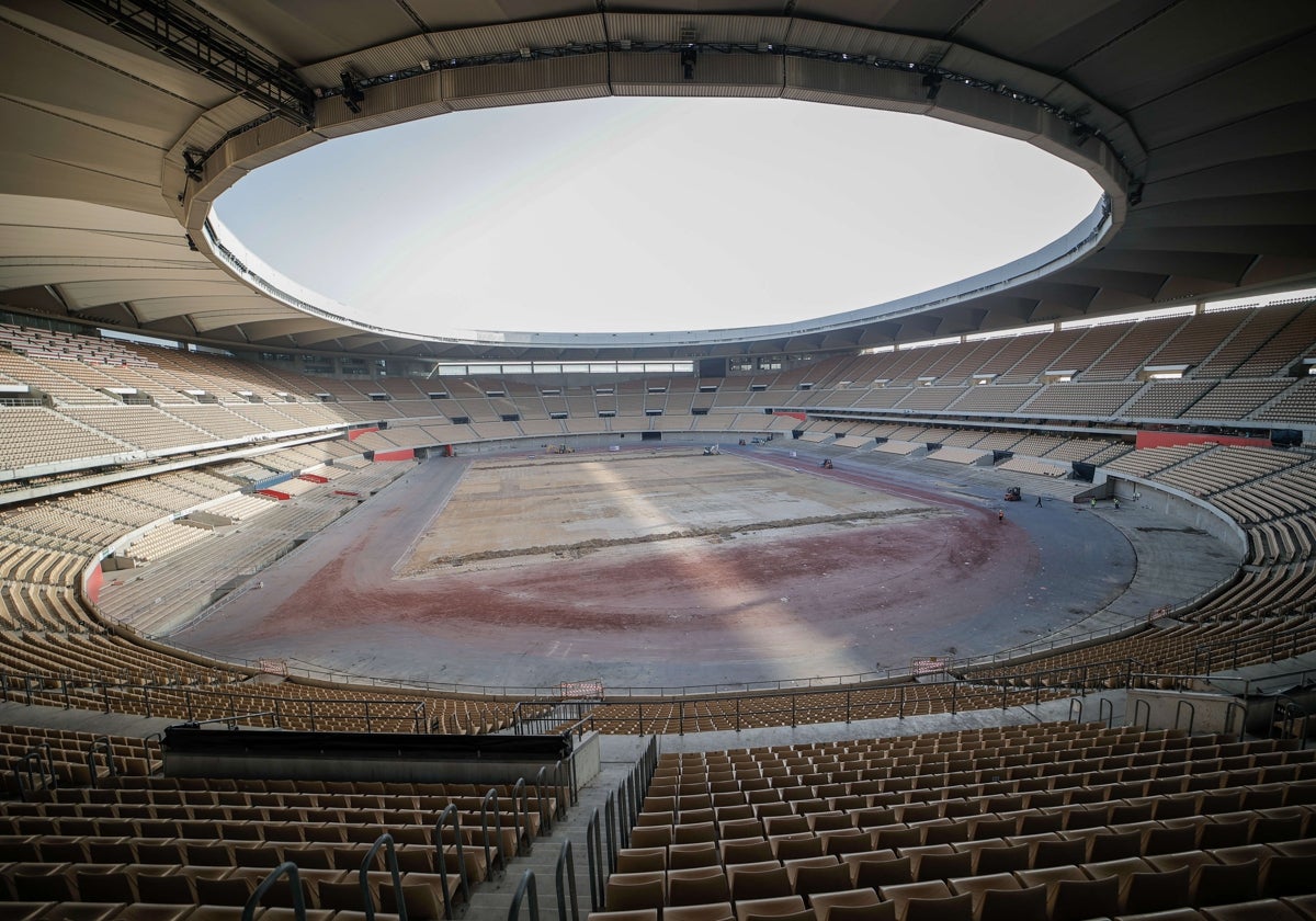 Obras en el estadio de la Cartuja, que se convertirá en uno de los campos de mayor aforo en España