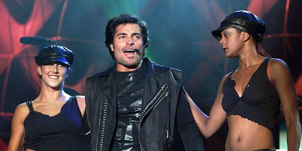 Chayanne, el torero y el bombero