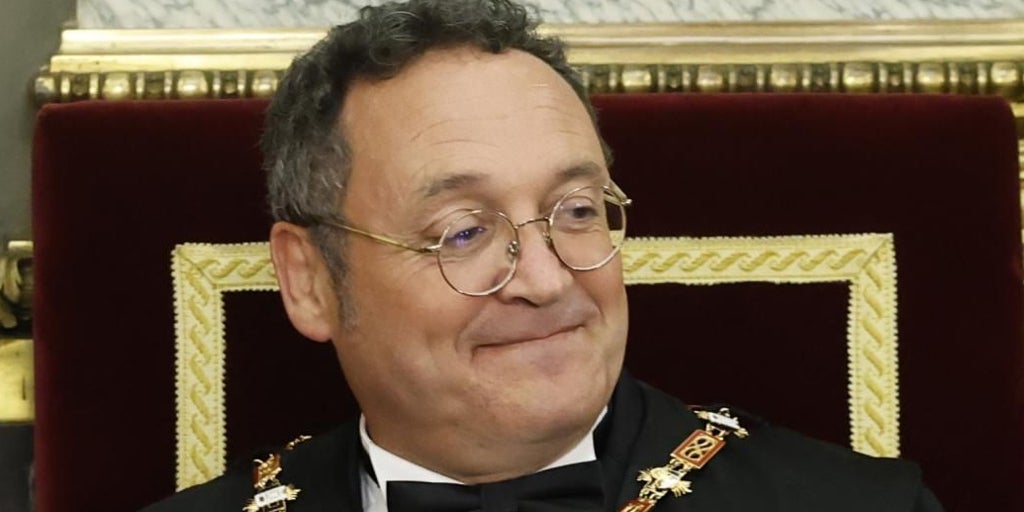 Del estrado al banquillo