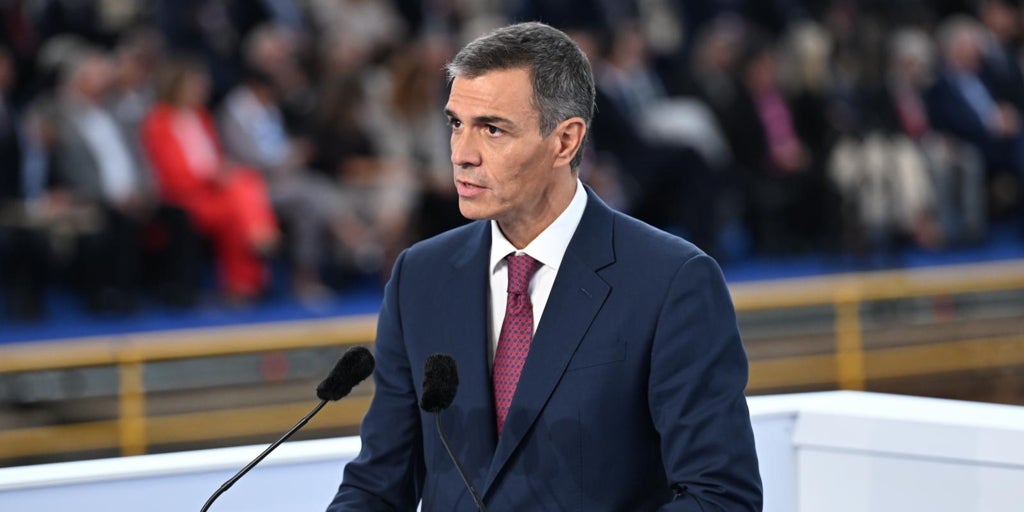 El Gobierno de la propaganda frente al espejo