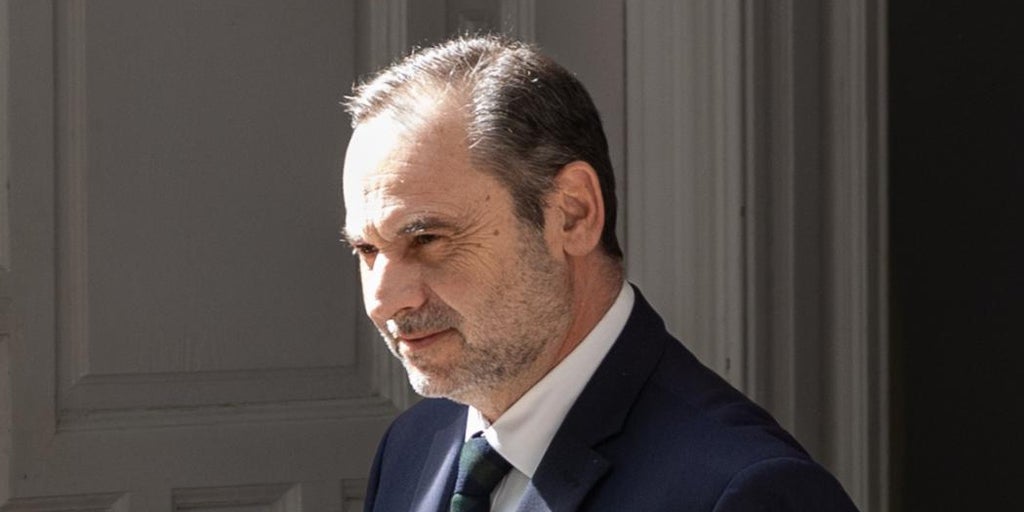 Ábalos era un truhán conocido por su señor