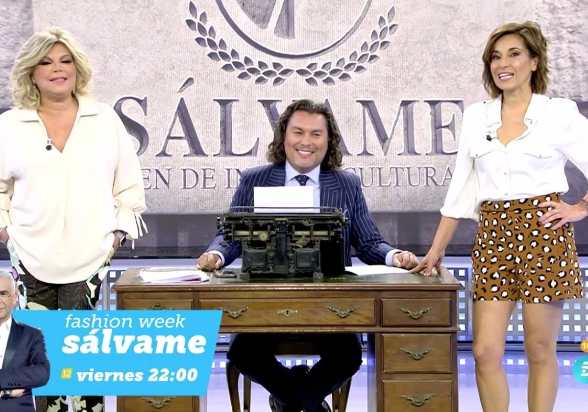 Terelu Campos y Adela González, junto al abogado en 'Sálvame'.