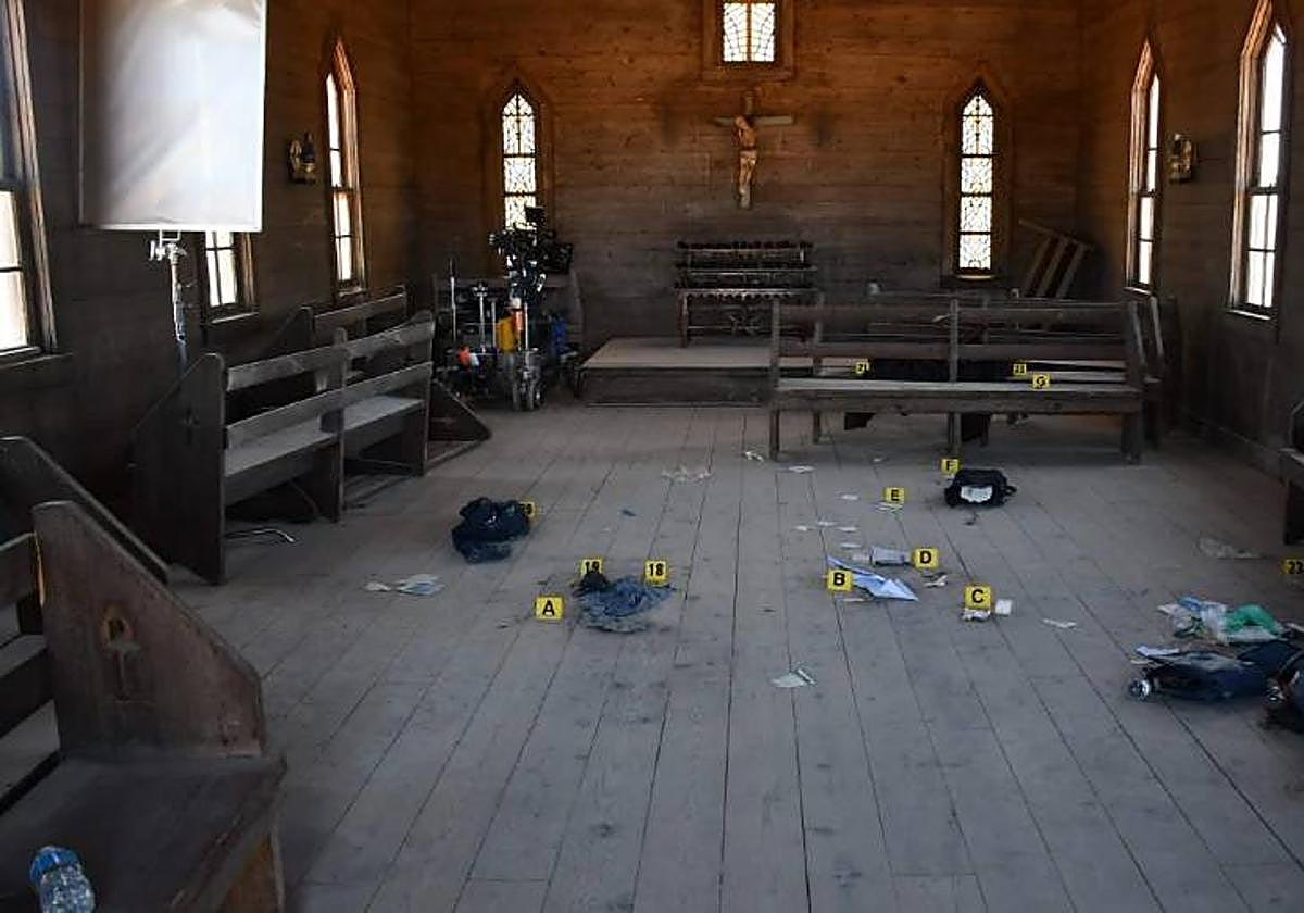 Eescena del tiroteo en el Rancho Bonanza Creek en Santa Fe, Nuevo México, después de que la directora Halyna Hutchins recibiera un disparo en 2021