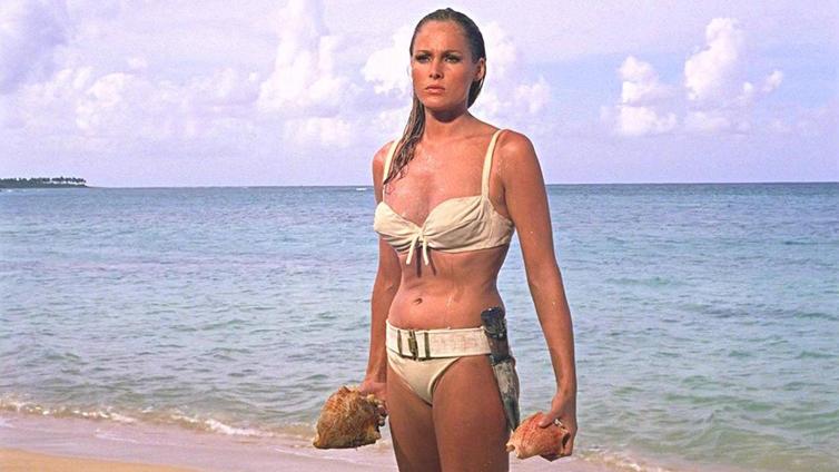 Ursula Andress, la chica Bond que salió del agua desde el corazón de Jamaica