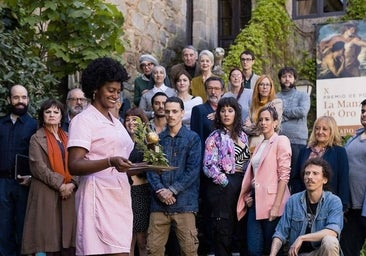 Crítica de 'La manzana de oro': Vida y sarcasmo del mundillo poético