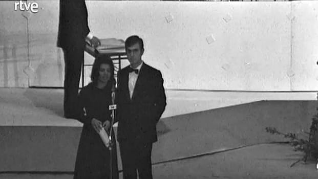 María Teresa Campos presentando el V Festival de Villancicos Nuevos