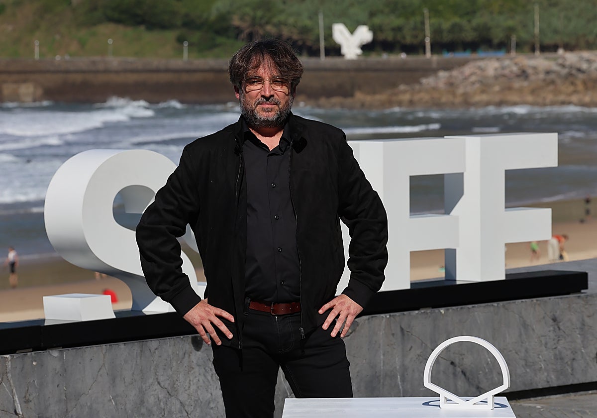 Jorfi Évole, durante la sesión de fotos en el Festival de San Sebastián por 'No me llame Ternera'