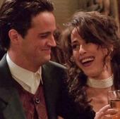 Los antiguos compañeros de Matthew Perry en 'Friends' lloran su muerte: «Me siento bendecida por cada momento que compartimos»