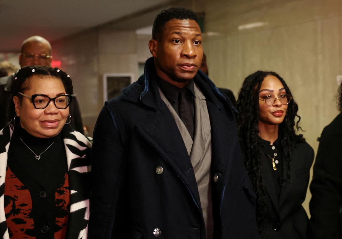 Jonathan Majors, a su llegada al tribunal