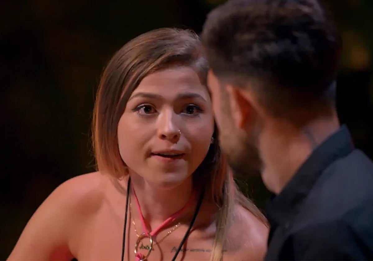 Andrea y Álvaro en la primera hoguera de confrontación de 'La isla de las tentaciones 7'