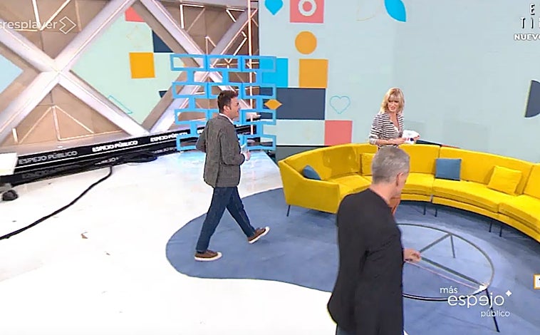 Imagen principal - Susanna Griso ha detenido 'Espejo Público' ante lo que se ha llegado a escuchar en el plató.