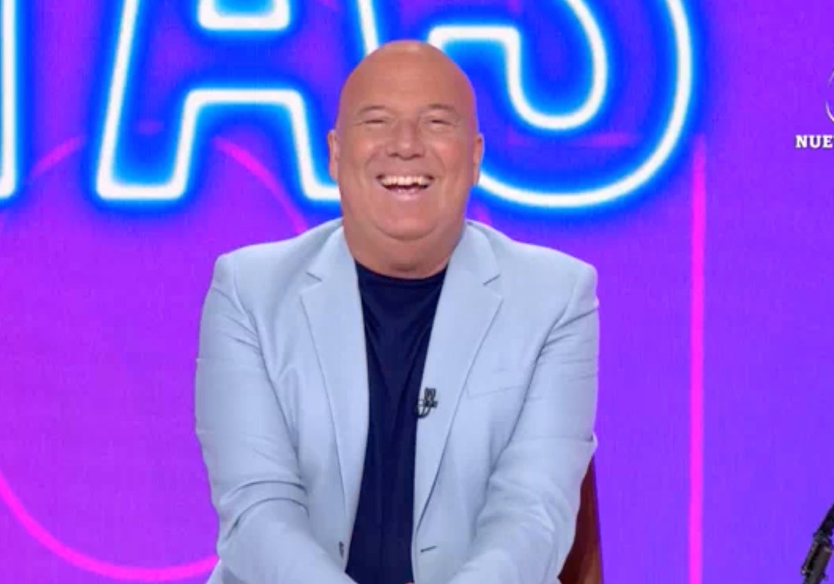 Alfonso Arús, presentador de 'Aruser@s', se ha fijado en un detalle que hasta ahora había pasado desapercibido.