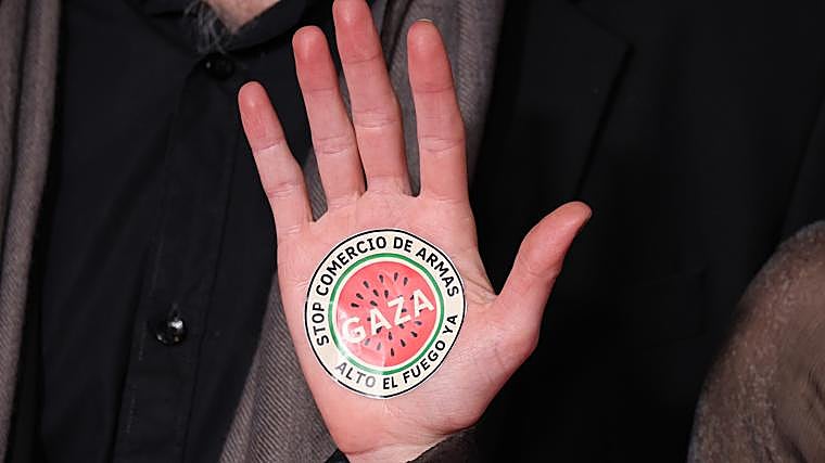 Qué es la pegatina con forma de sandía que llevan los invitados a los premios Goya: esto es lo que significa