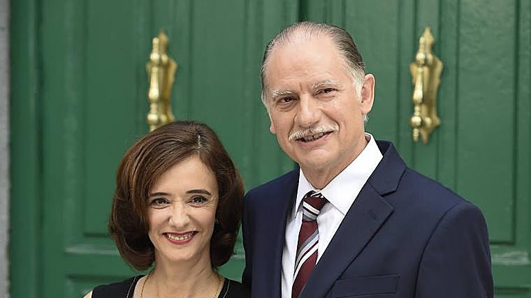 Los actores Nancho Novo y Ana Torrent durante la presentación de la 5 temporada de la serie 'Amar es para siempre'