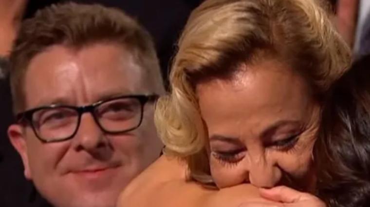 Vicente, el novio de Carmen Machi durante más de 20 años, apoyándola en la gala de los Premios Goya