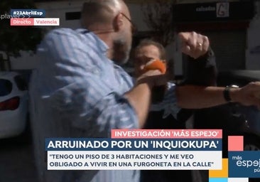 Tenso altercado entre un espontáneo y un reportero de 'Espejo Público': «¡No me grabes que te denuncio!»