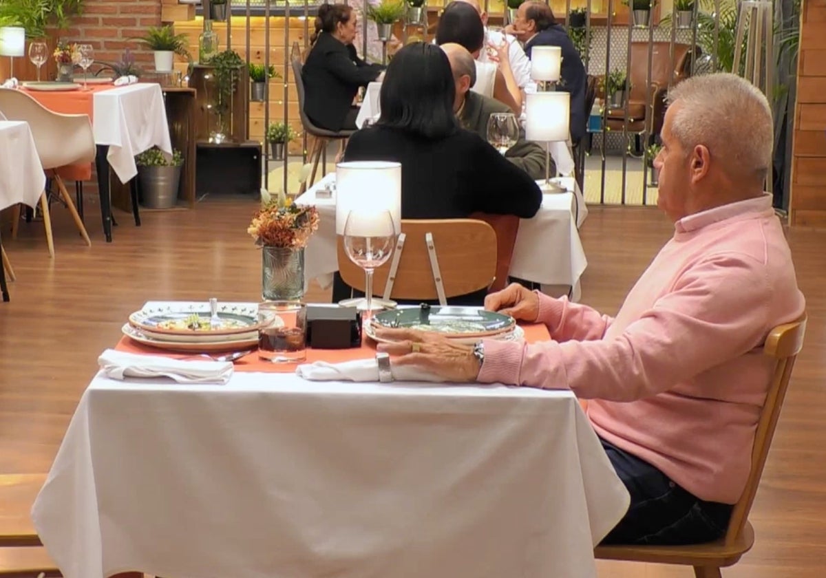 José Luis se quedó sin cita nada más comenzar la cena en el restaurante de 'First Dates'.