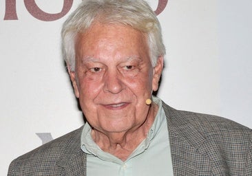 La vida personal de Felipe González: un doloroso divorcio, su mujer y el sueldo vitalicio que cobra