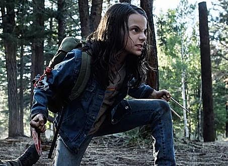 Imagen secundaria 1 - Dafne Keen, la española que triunfa en Hollywood: «Pasar de ser una actriz de Marvel a volver a tu vida, donde te hacen bullying y eres una perdedora, es raro»