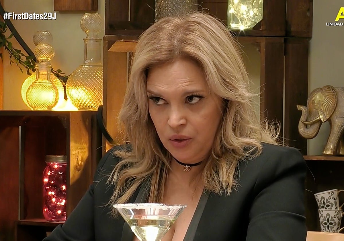 Claudia durante su cita en 'First Dates'