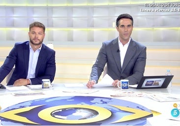 Los presentadores de 'La mirada crítica', al 'límite' por una reportera: «La directora nos está matando»