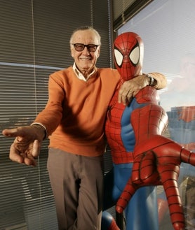 Imagen secundaria 2 - Spiderman nació en 1962 a manos del tándem Stan Lee-Steve Ditko y renació en 2011 como Miles Morales, 'sustituto' de Peter Parker en uno de los universos del 'spiderverso'