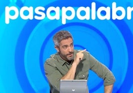 Roberto Leal se pica con un invitado de 'Pasapalabra' por el motivo más inaudito: «Me has mangado»