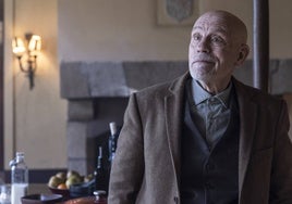 Crítica de 'El mayordomo inglés' (**): Malkovich le sirve el té a Fanny Ardant