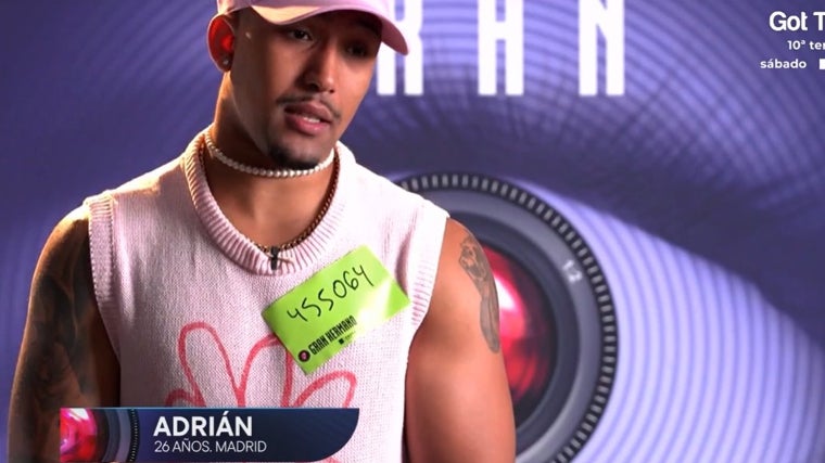 La presentación de Adrián