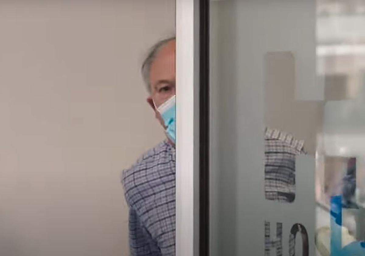 Fragmento de 'Cómo cazar a un monstruo' en el que aparece Lluís Gros