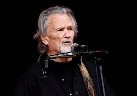 Muere a los 88 años Kris Kristofferson, actor de 'Ha nacido una estrella' y 'Blade' e icono del country estadounidense