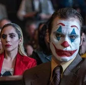 Crítica de 'Joker: Folie à deux': Todd Phillips le quita los explosivos al Joker