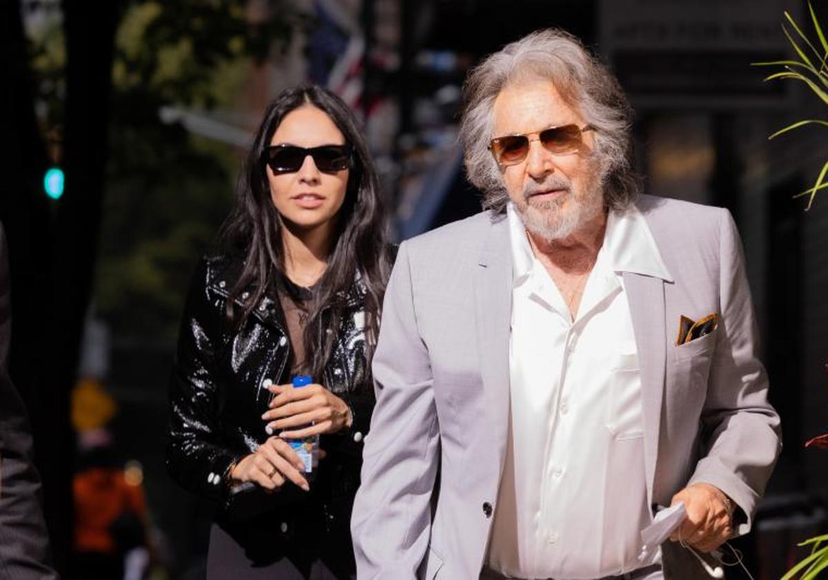 Al Pacino junto a su novia en Nueva York