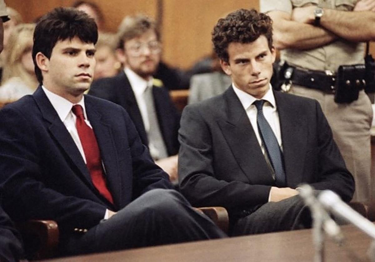 Los hermanos Lyle y Erik Menéndez, durante el juicio