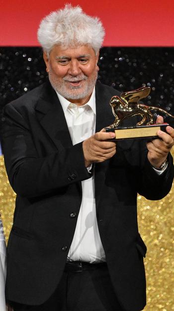 Pedro Almodóvar, con el León de oro de Venecia por 'La habitación de al lado'