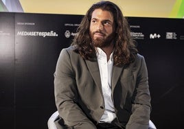 Can Yaman,  estrella de las telenovelas: «En Turquía trabajamos 18 horas sin dormir»