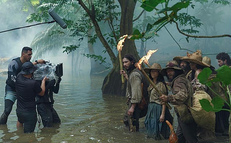 Imagen principal - &#039;Cien años de soledad&#039; o la maldición rota de adaptar lo «intocable»