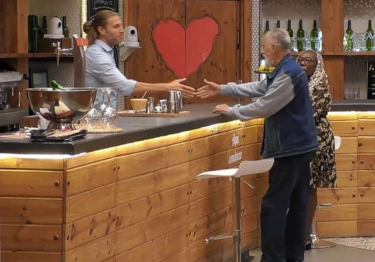 Dónde está el restaurante de 'First Dates': ubicación del bar del programa de Cuatro y opciones de comer allí