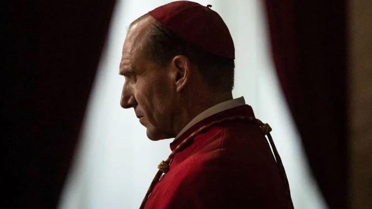 Los aciertos y el grave error histórico de 'Cónclave', la película sobre cómo funciona la elección de un nuevo Papa en el Vaticano